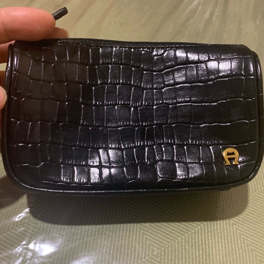 Etienne Aigner cosmetic bag really good condition